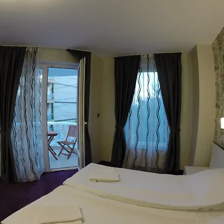 Апартаменты Vip Dobrevi